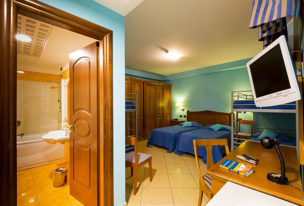 Bed 6-Bed Female Dormitory Room