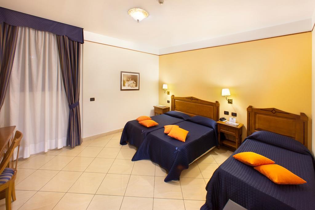 Quadruple Room,1433261116:JPEG